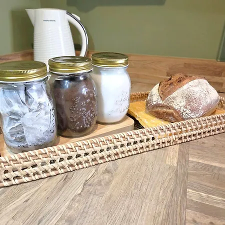 Little House - Aircon & Homemade Sourdough *